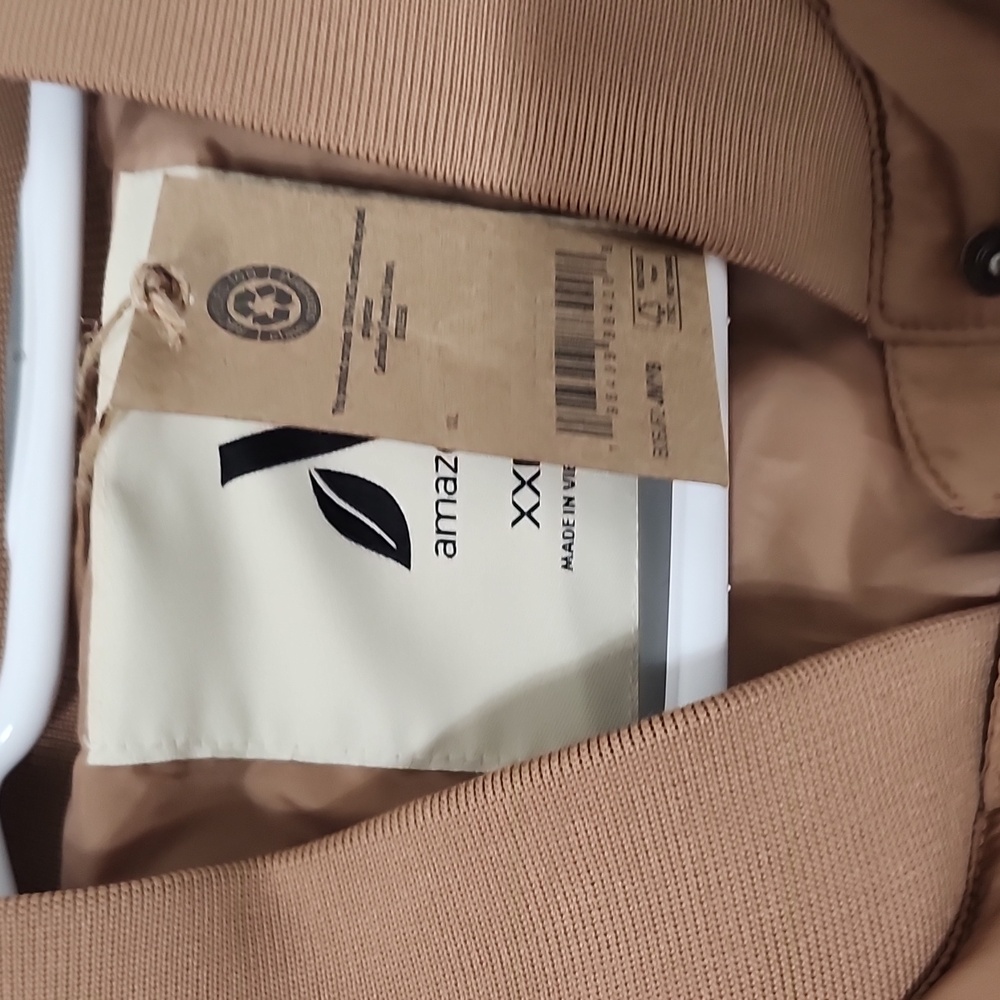 Amazon essentials jacket - Picture 3 of 8